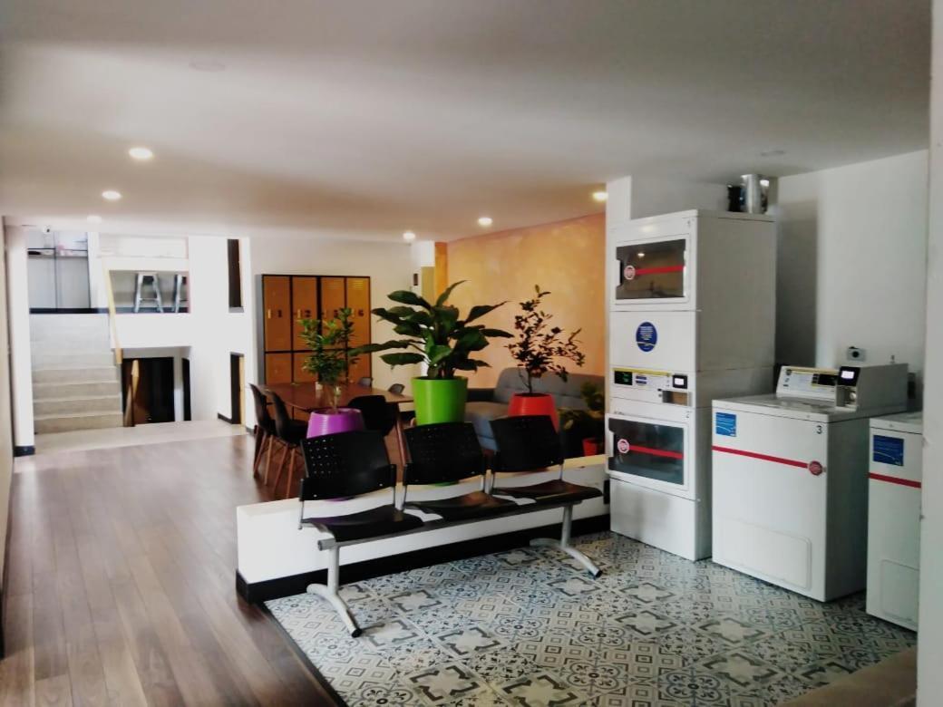 Hostal - Hotel - Apartaestudios Amoblados Chapinero Las Mandarinas - Coworking Bogota Ngoại thất bức ảnh